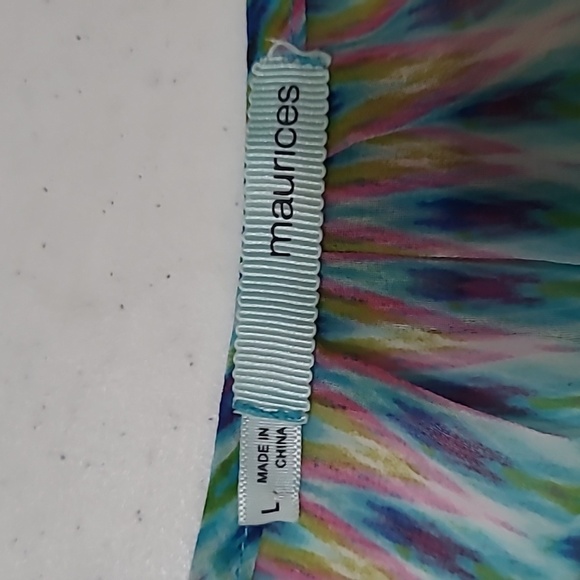 Maurices women's semi-sheer sleeveless top with a multicolor pattern size Large - Picture 6 of 7